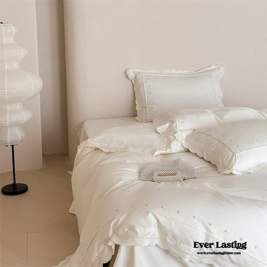 Star Gaze Short Cake Ruffle Bedding Set / White