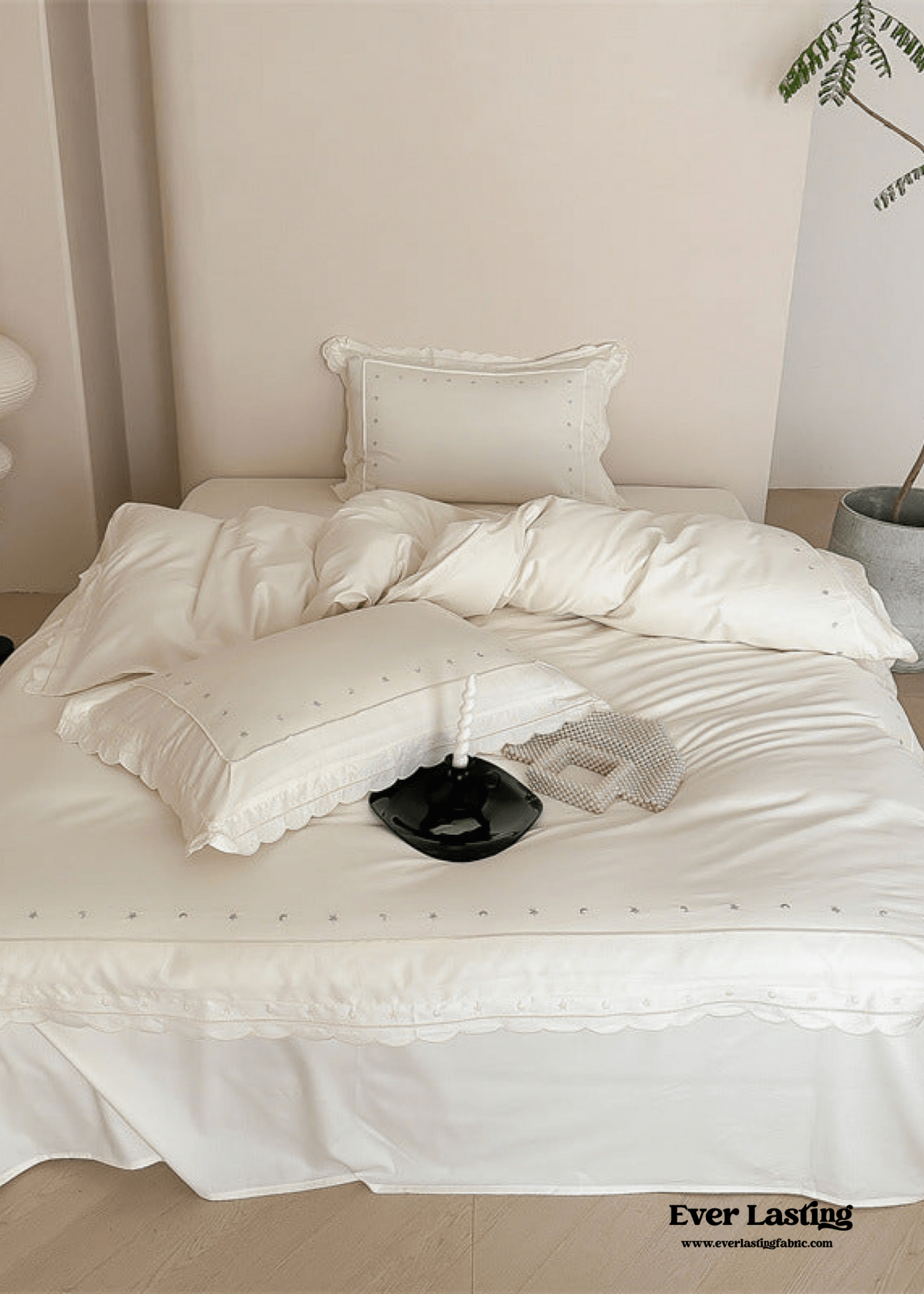 Star Gaze Short Cake Ruffle Bedding Set / White