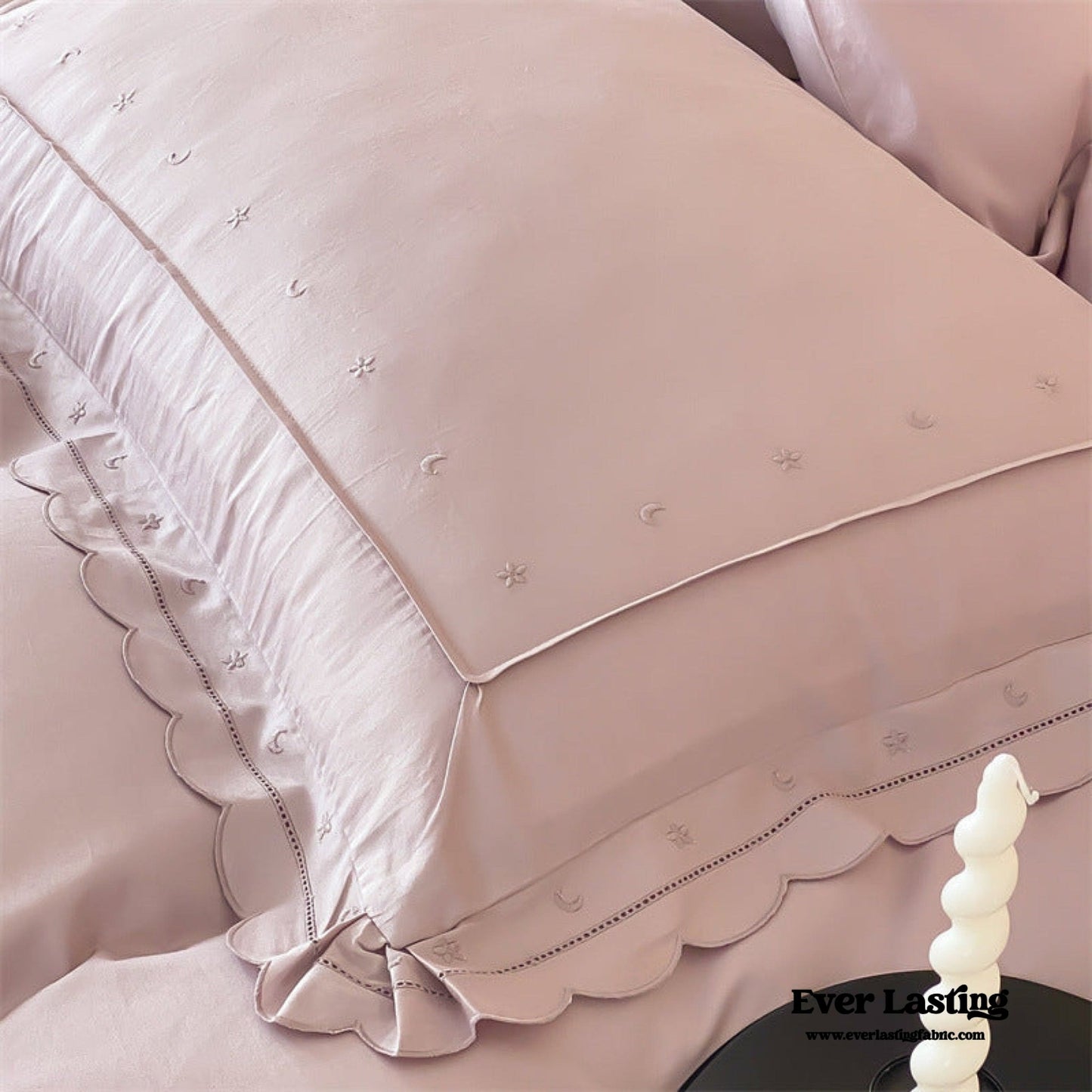 Star Gaze Short Cake Ruffle Bedding Set / White