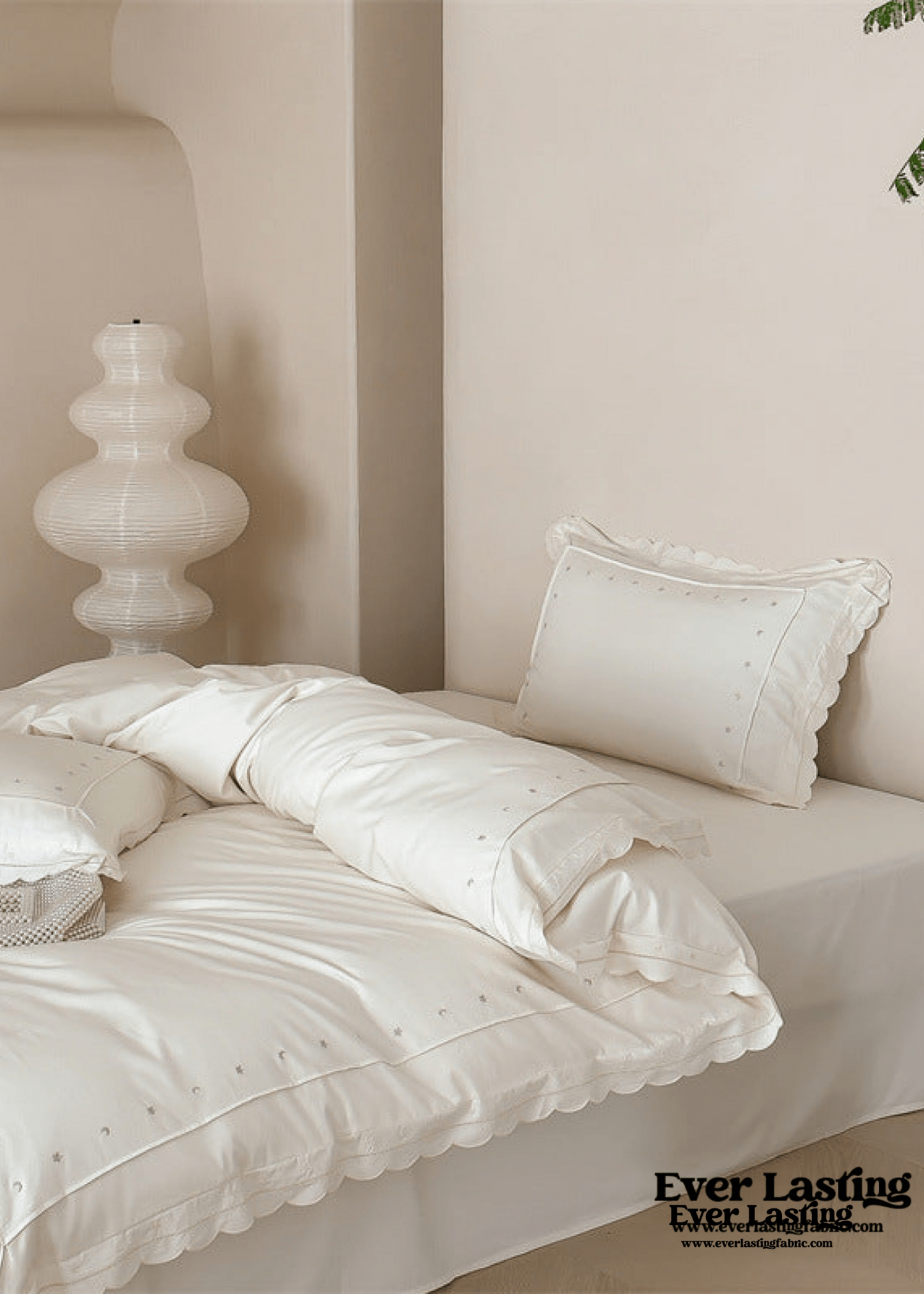 Star Gaze Short Cake Ruffle Bedding Set / White