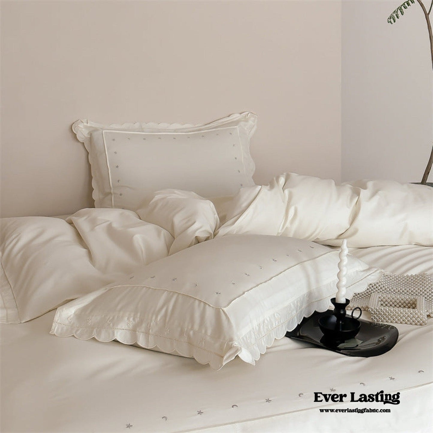 Star Gaze Short Cake Ruffle Bedding Set / White