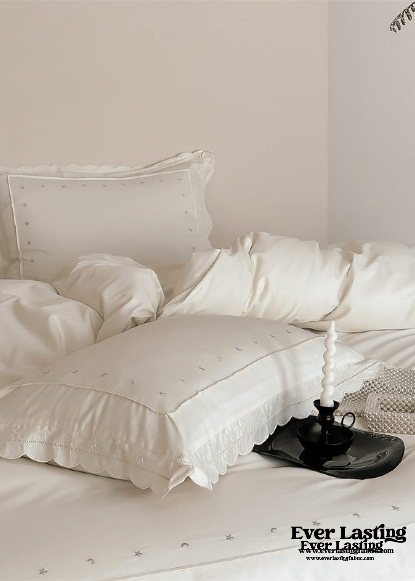 Star Gaze Short Cake Ruffle Bedding Set / White