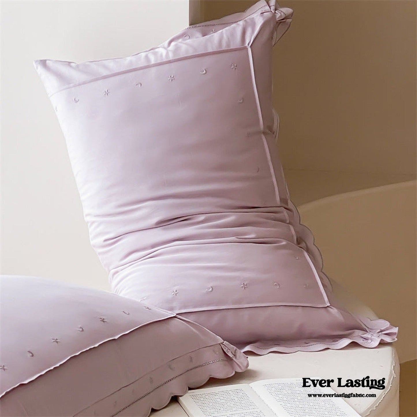 Star Gaze Short Cake Ruffle Bedding Set / White