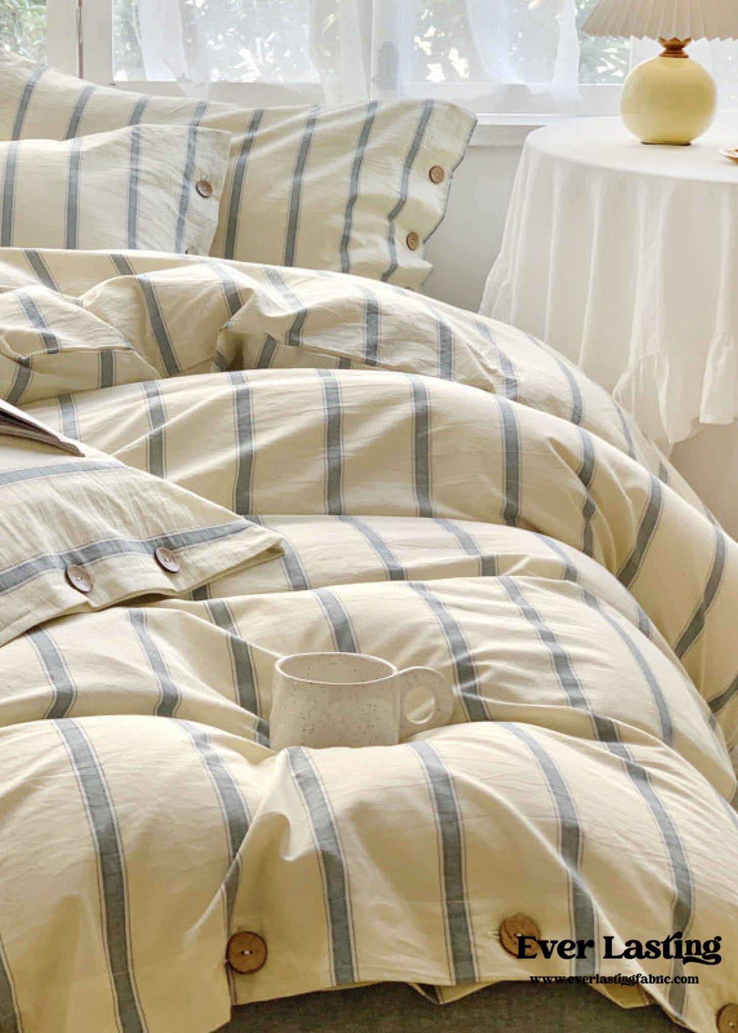 Stripe Buttoned Bedding Set / Beige Brown