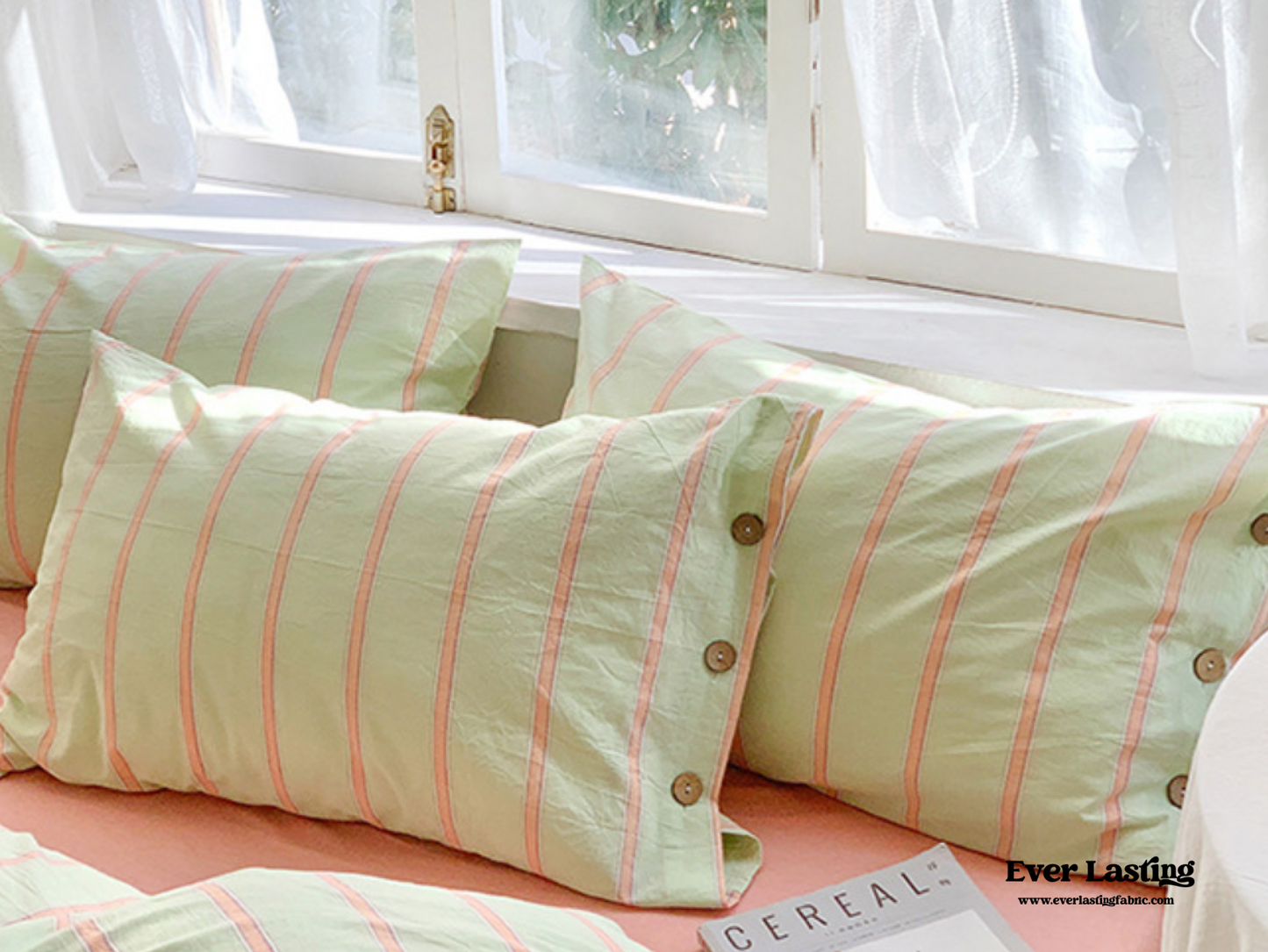 Stripe Buttoned Bedding Set / Blue Pink
