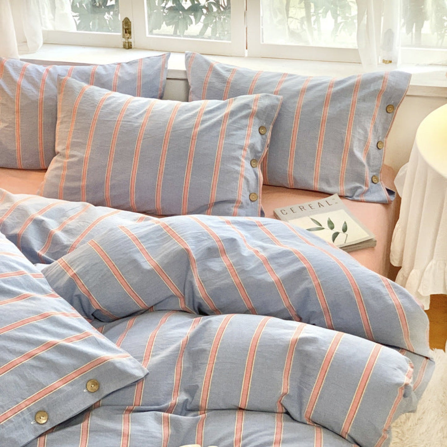 Stripe Buttoned Bedding Set / Blue Pink