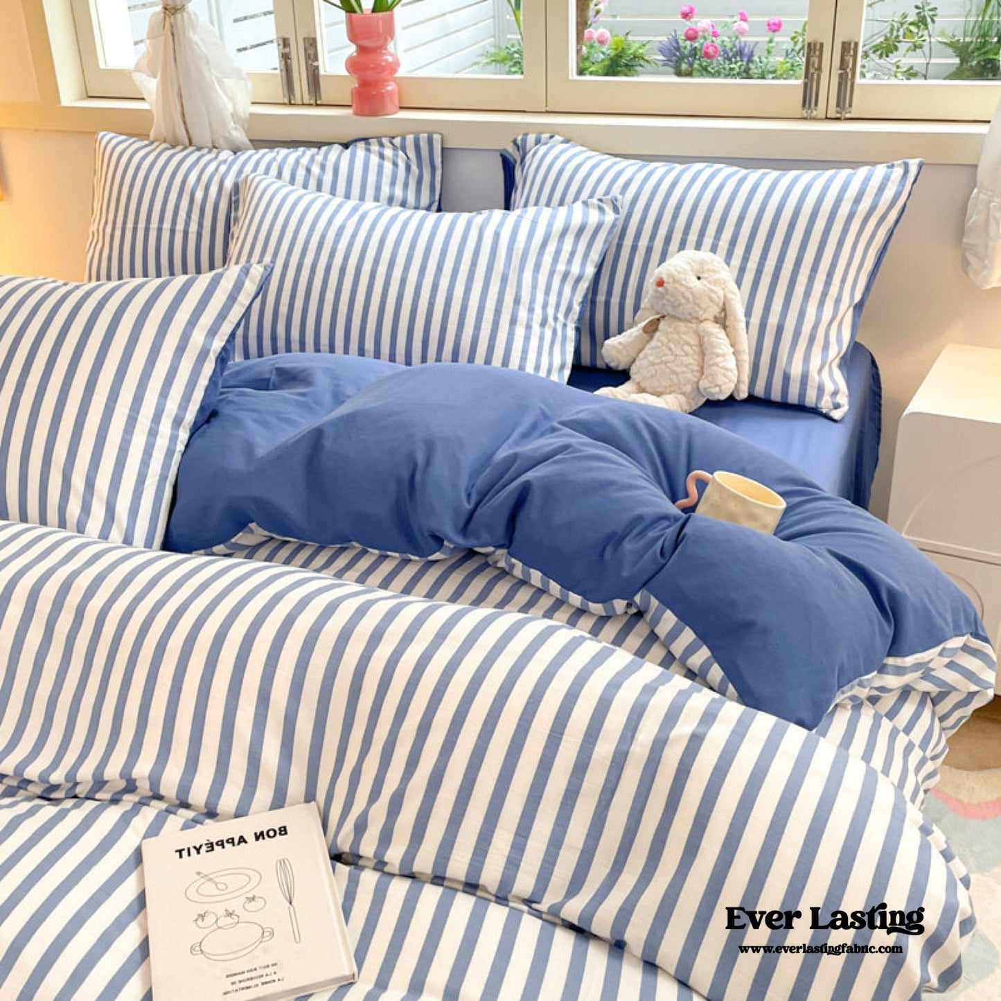 Striped Bedding Set / Blue