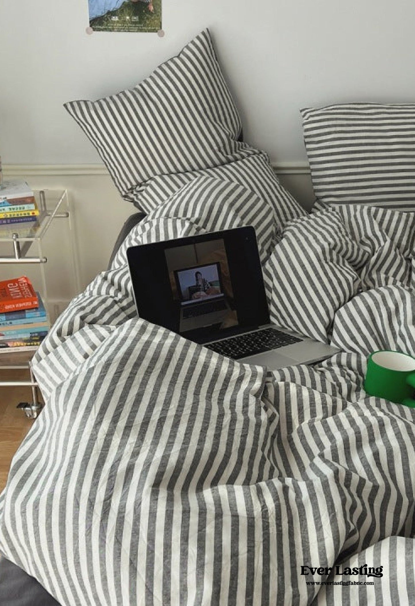 Striped Bedding Set / Blue