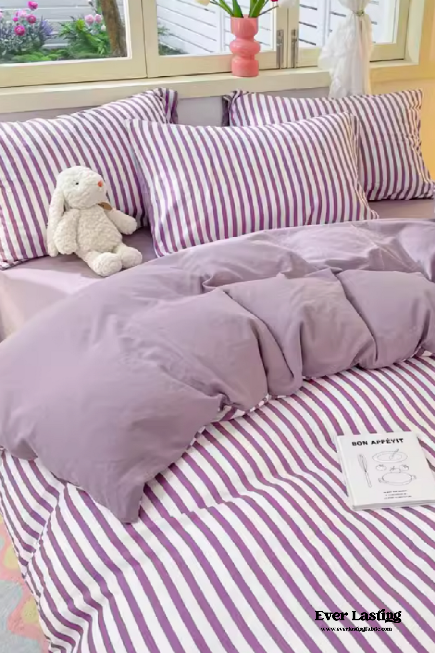 Striped Bedding Set / Gray