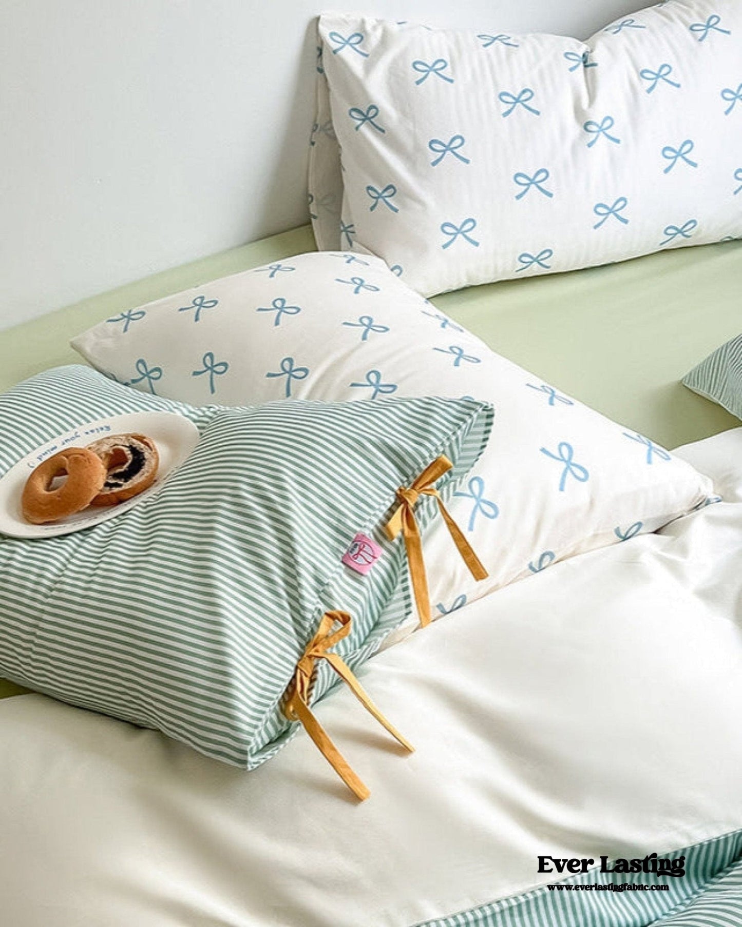 Sweet Bow Striped Bedding Set / Pink