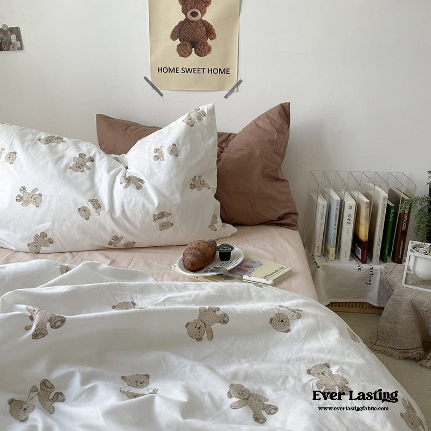 Teddy Duvet Cover / White + Beige