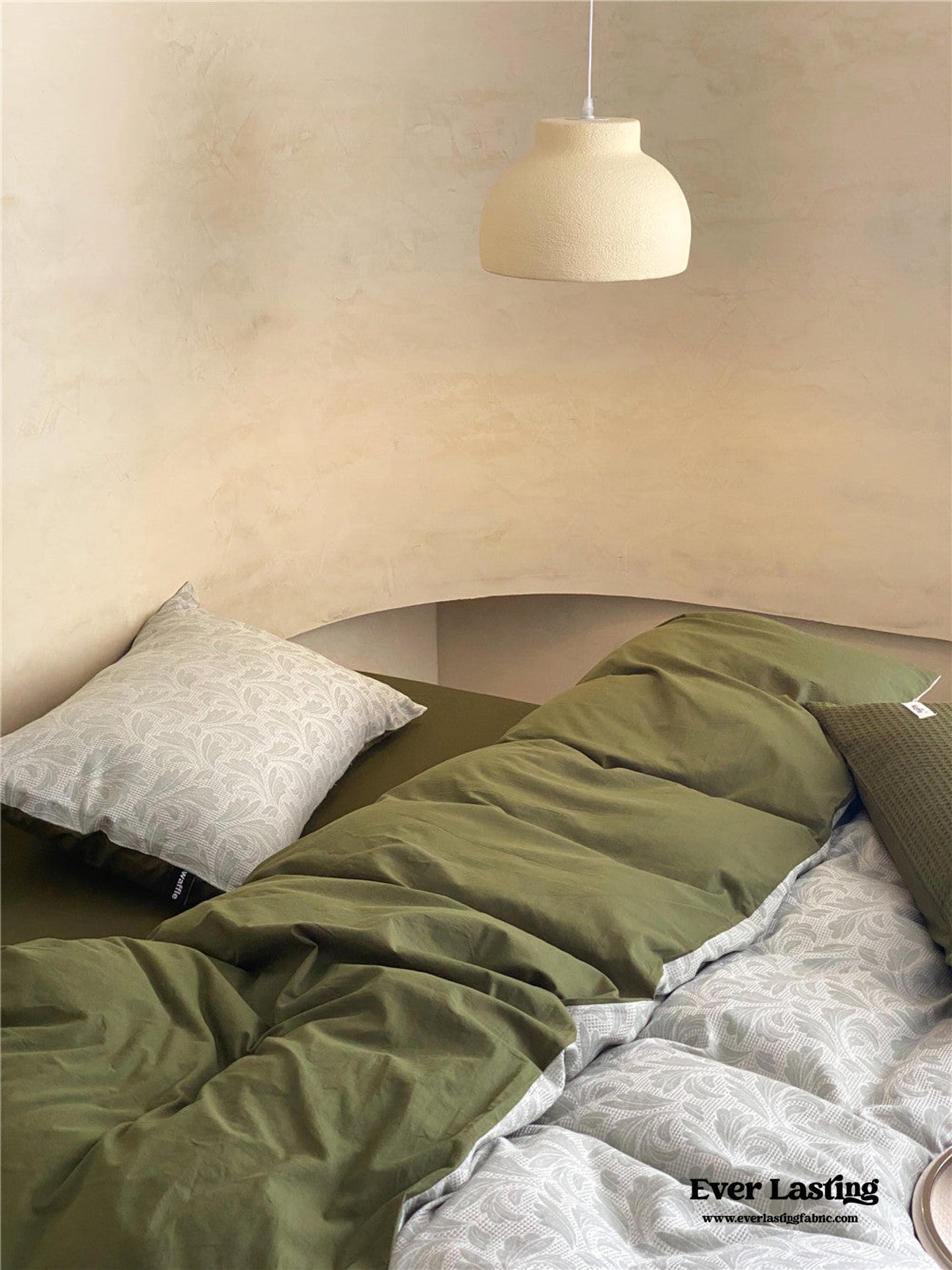 Textured Floral Bedding Set / Moss Green