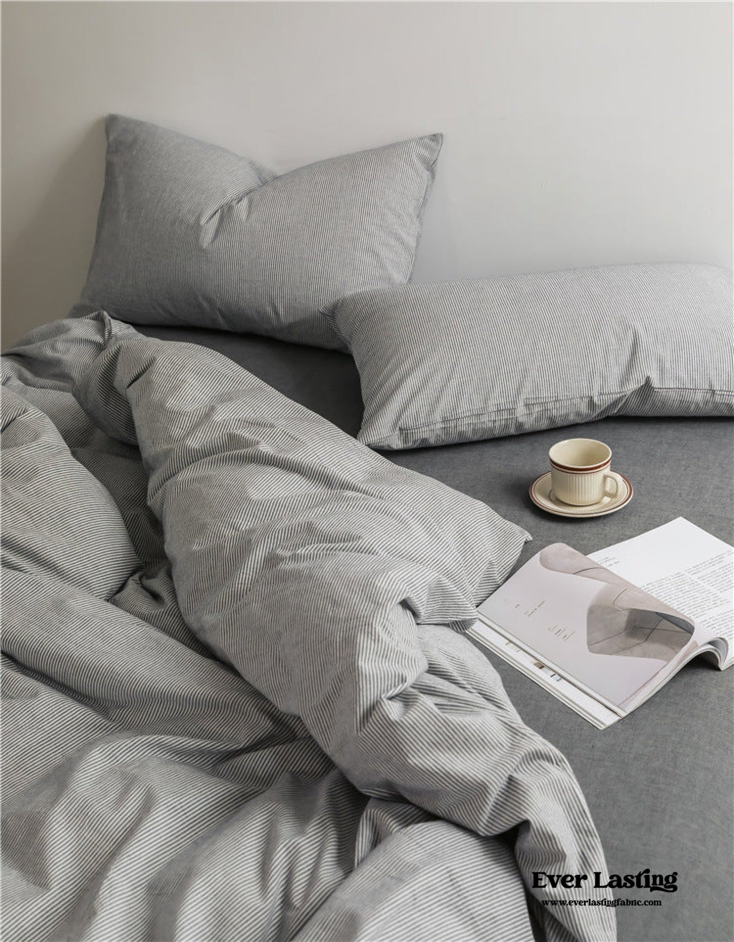 Thin Stripe Bedding Set / Gray