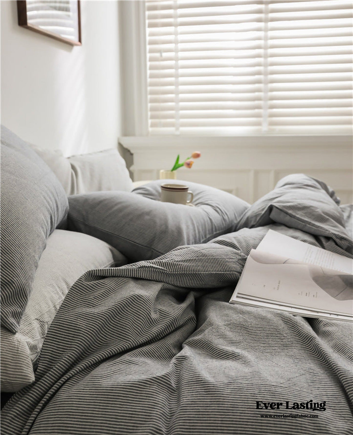 Thin Stripe Bedding Set / Gray