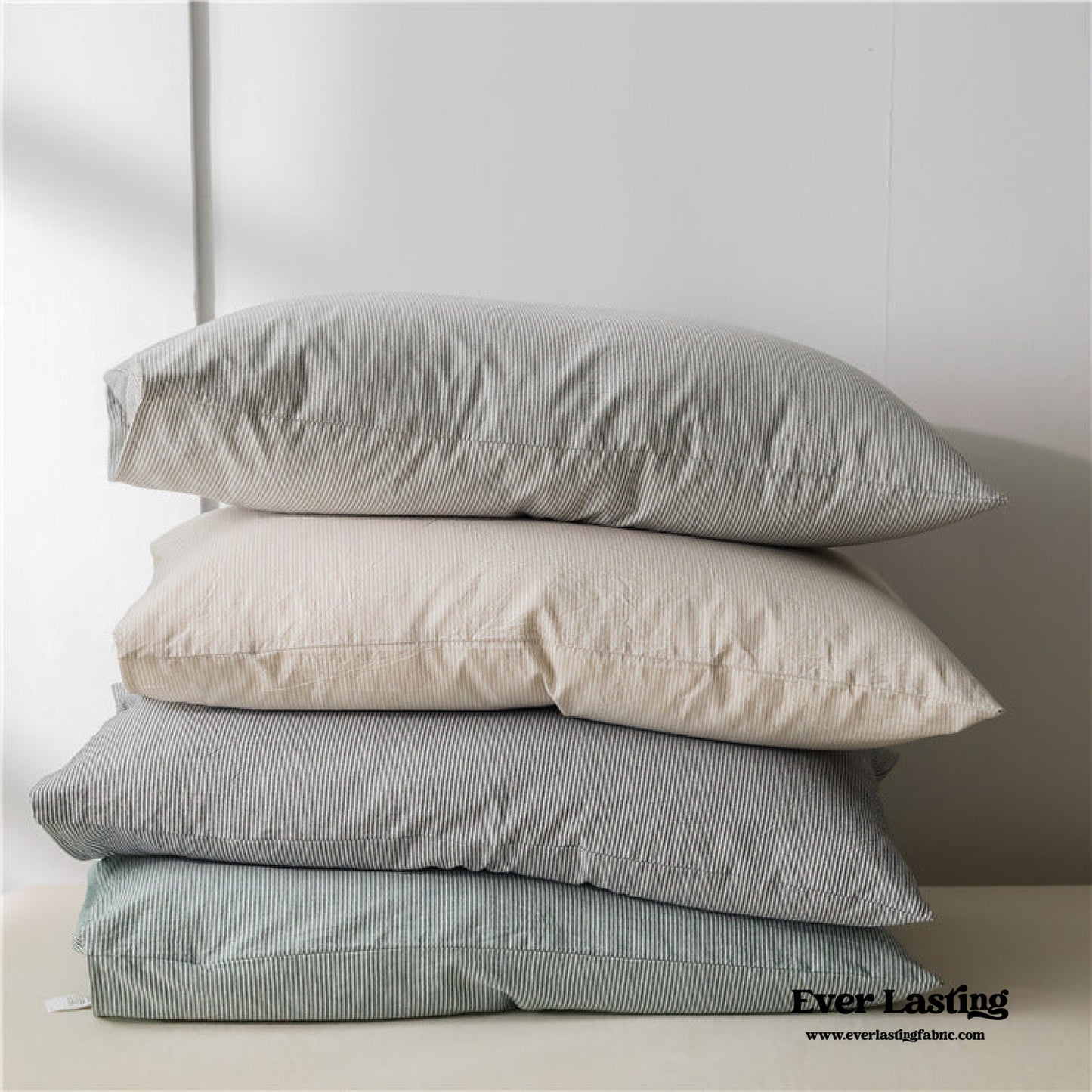 Thin Stripe Bedding Set / Gray