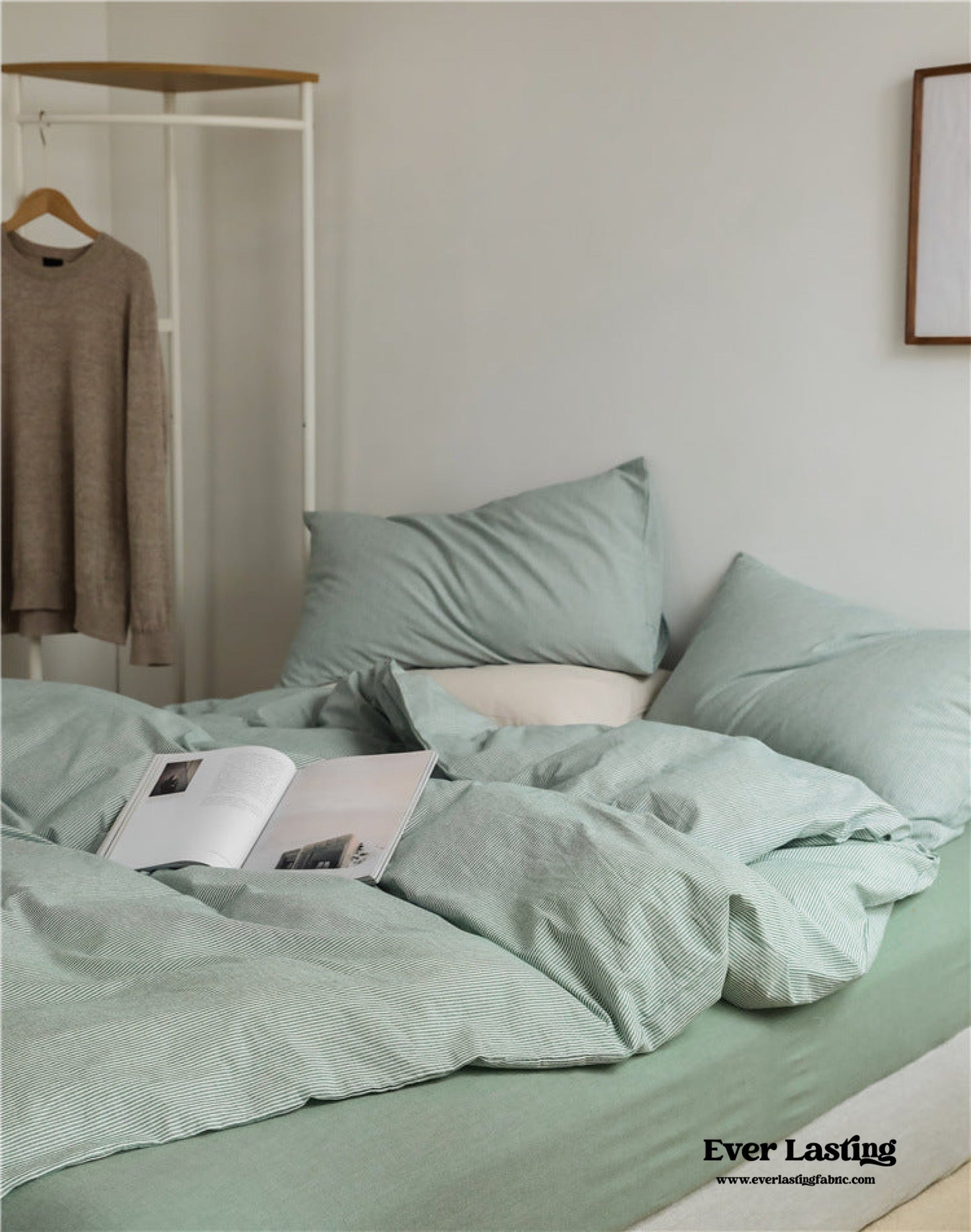 Thin Stripe Bedding Set / Gray