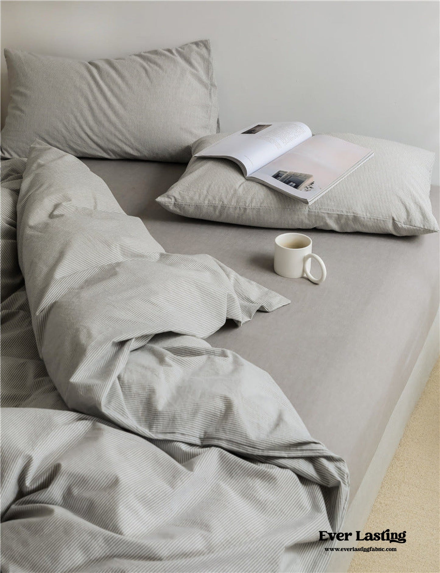 Thin Stripe Bedding Set / Gray