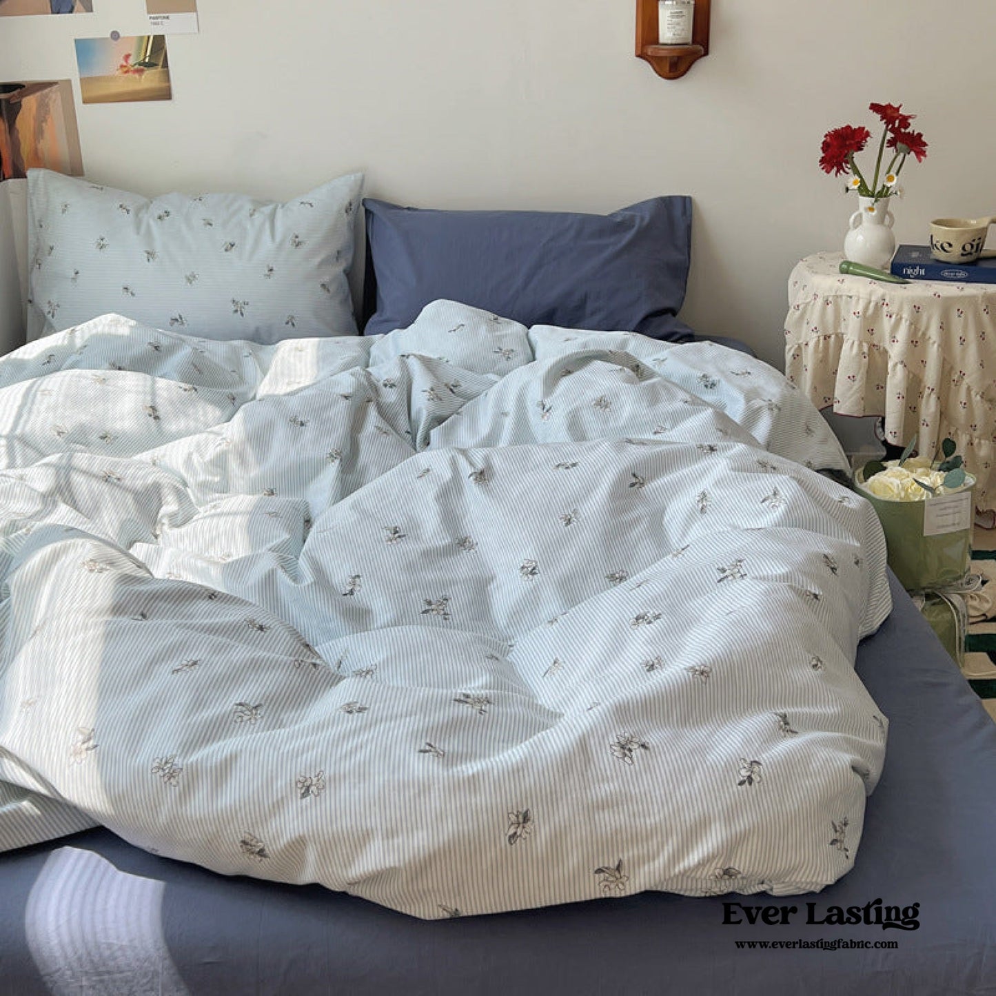 Thin Stripe Floral Bedding Set / Blue