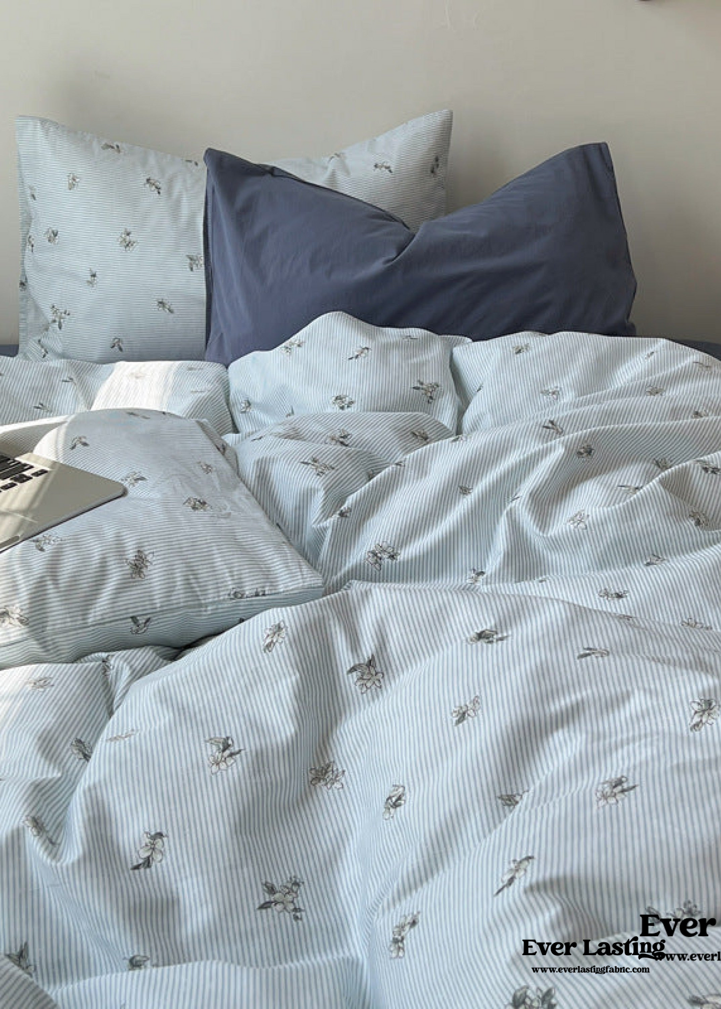 Thin Stripe Floral Bedding Set / Pink