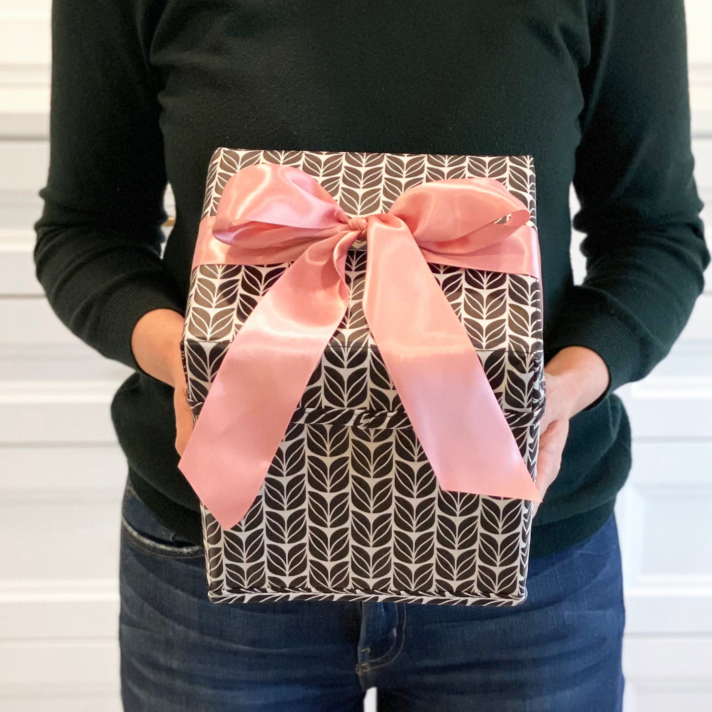 EverBox: Small Black, White and Pink Collapsible Gift Box with White Satin Ribbon