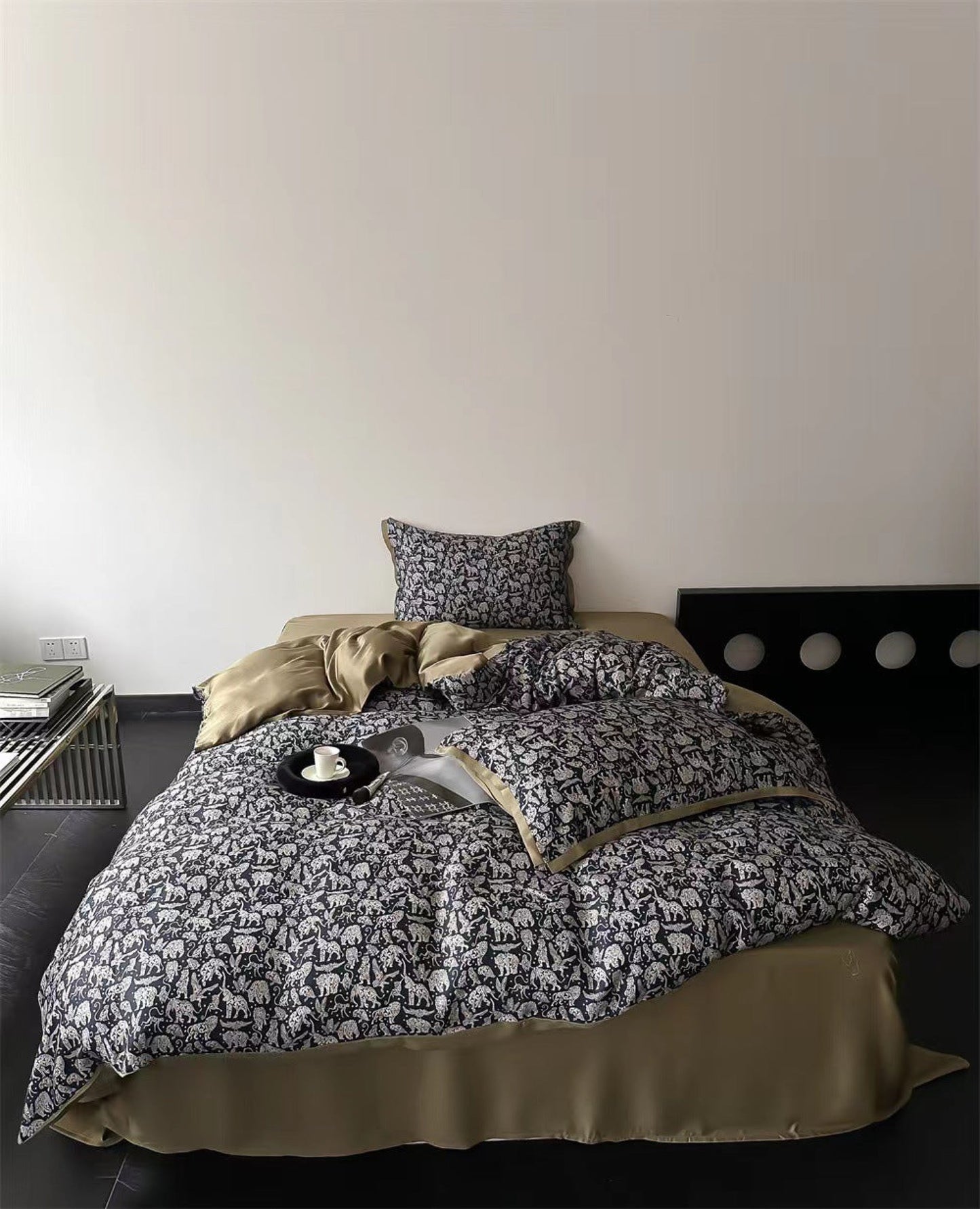 Twilight Zone Silky Tencel Bedding Set / Green