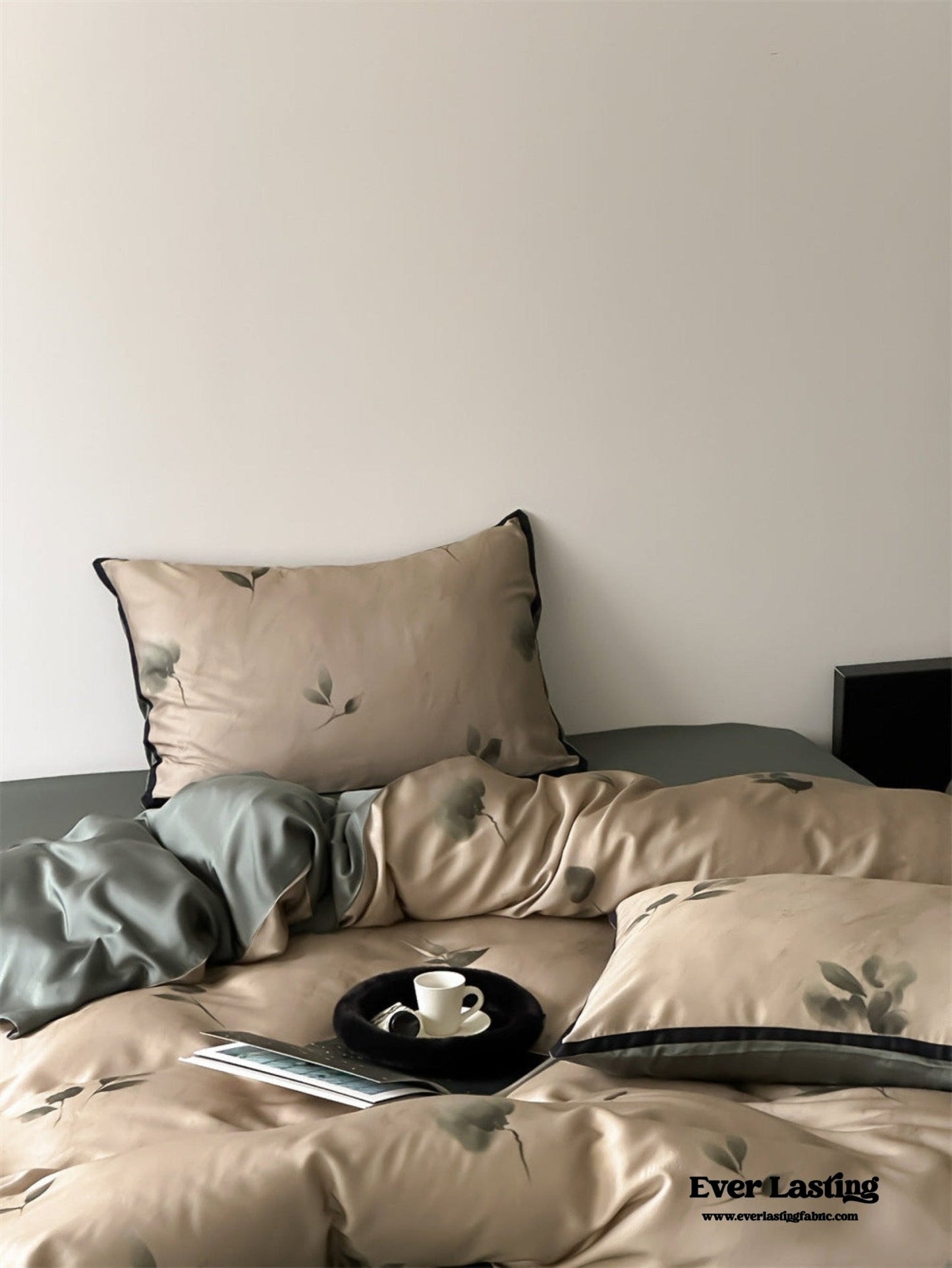 Twilight Zone Silky Tencel Bedding Set / White + Gray