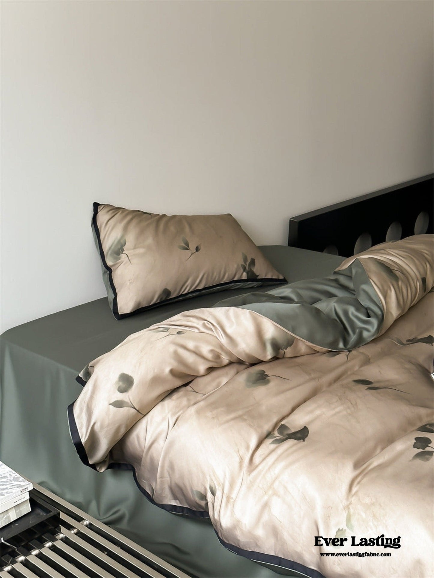 Twilight Zone Silky Tencel Bedding Set / White + Gray