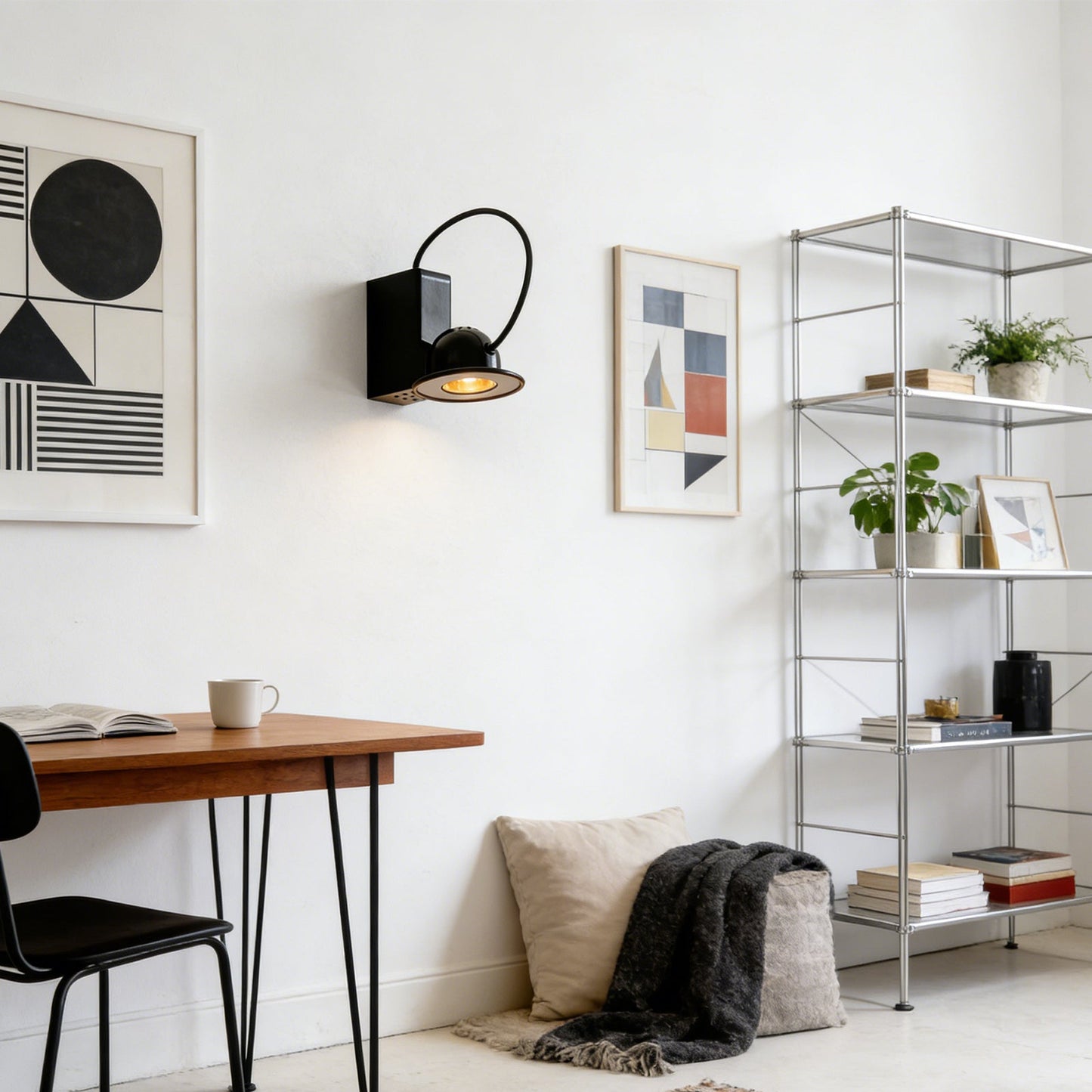 Vintage Fun Magnetic Table Lamp