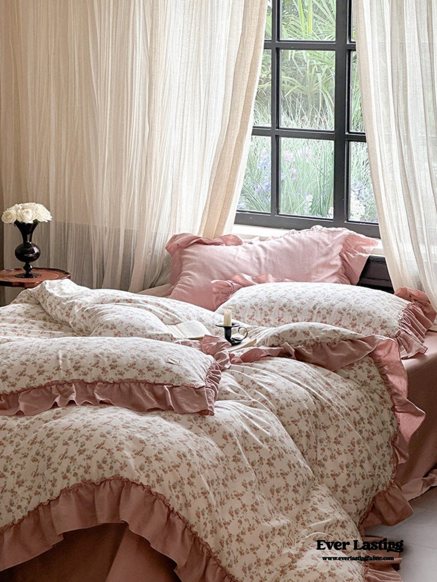 Vivienne Floral Double Gauze Bedding Set / Light Pink