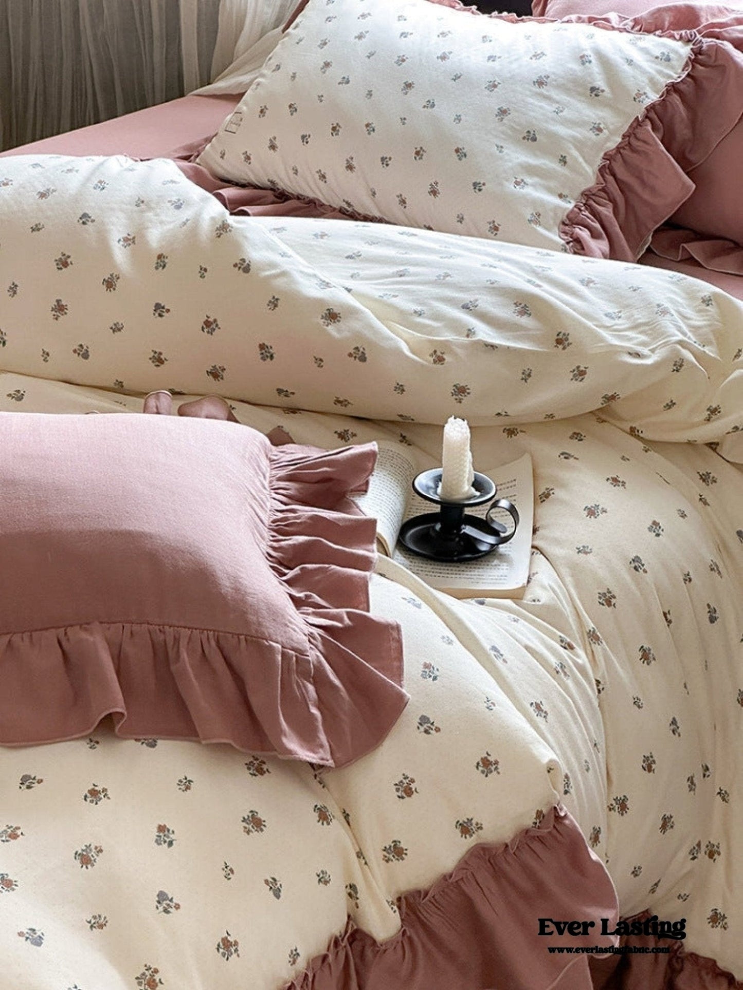 Vivienne Floral Double Gauze Bedding Set / Light Pink