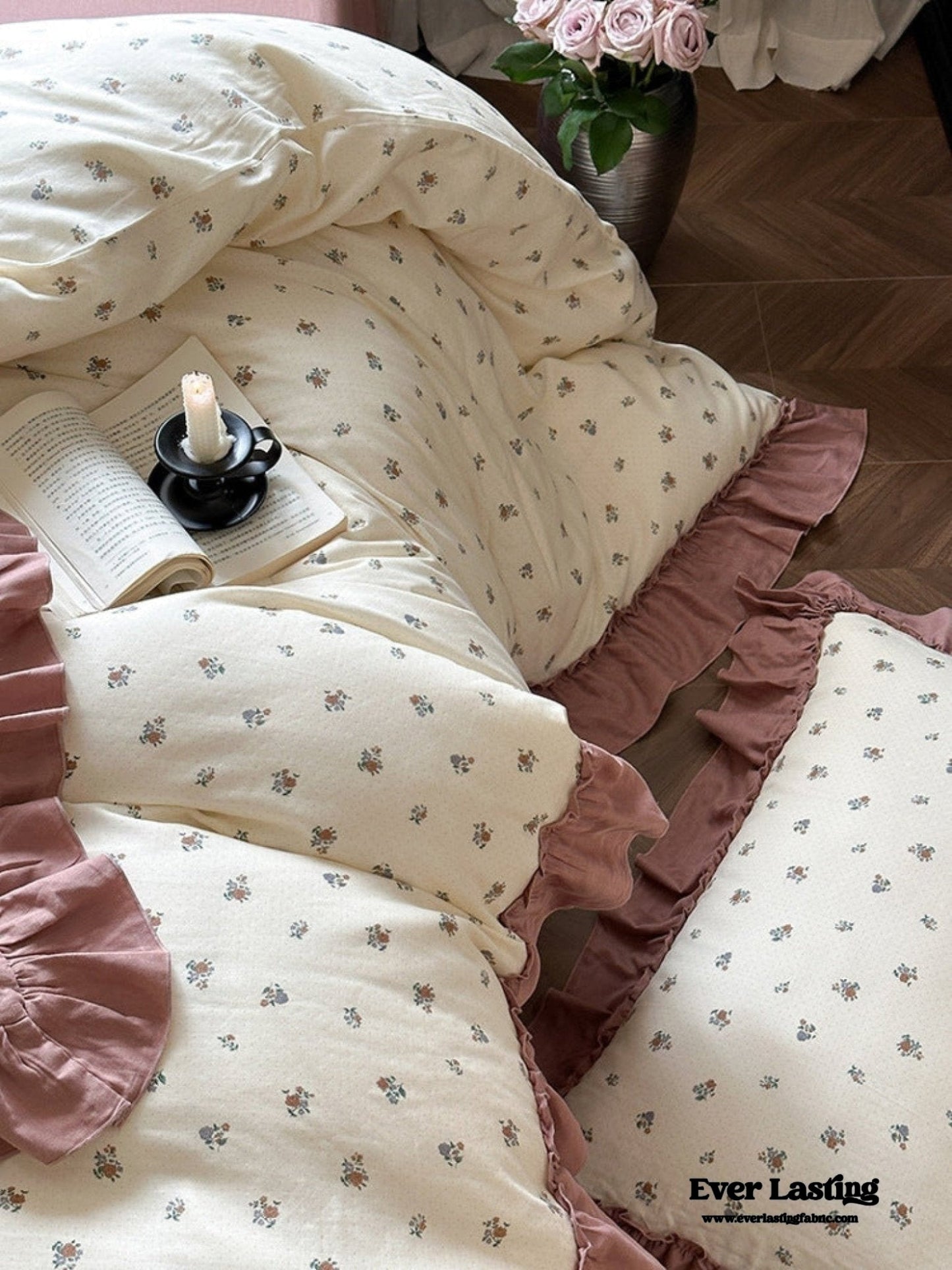 Vivienne Floral Double Gauze Bedding Set / Light Pink