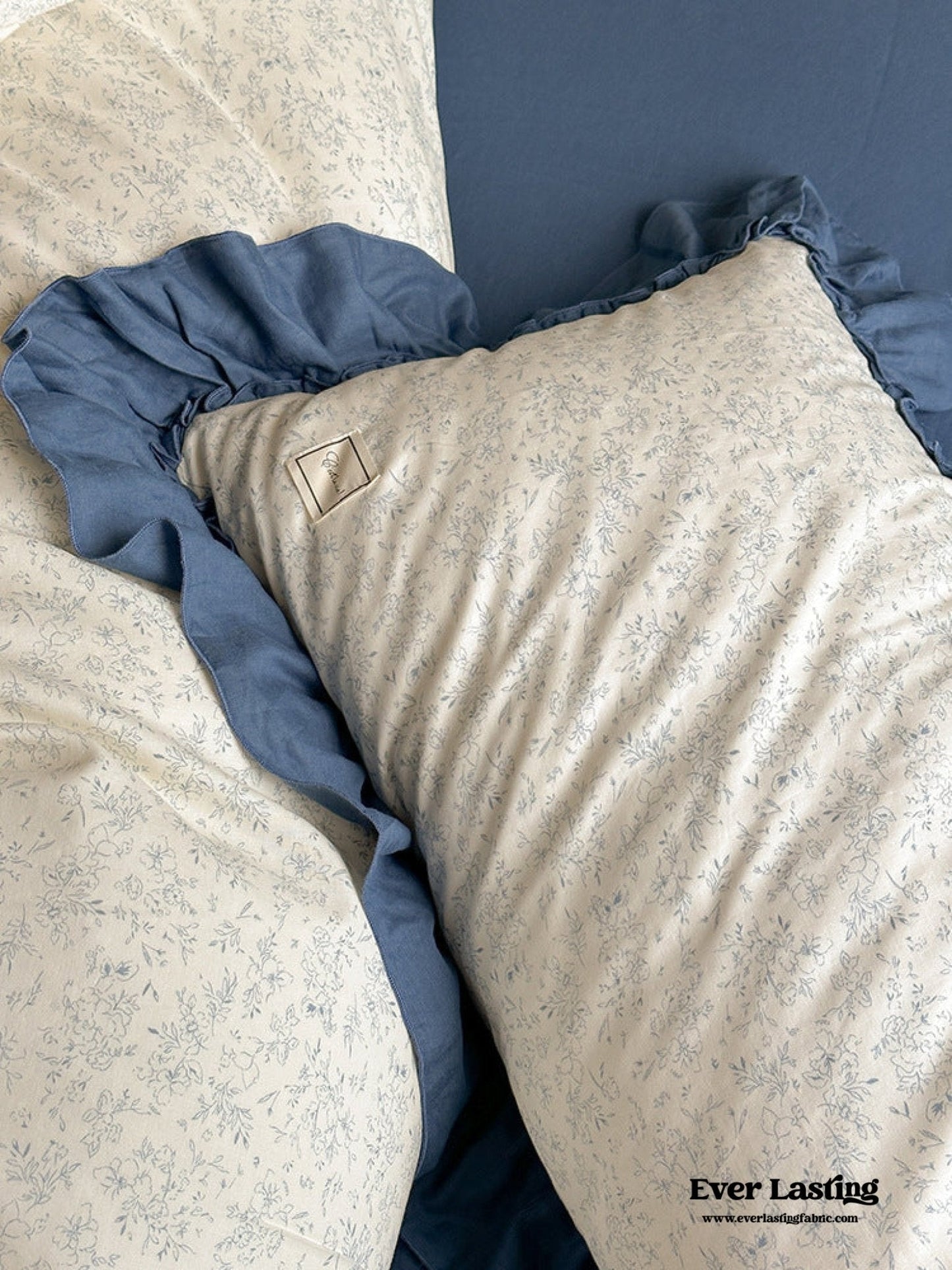 Vivienne Floral Double Gauze Bedding Set / Maroon Red