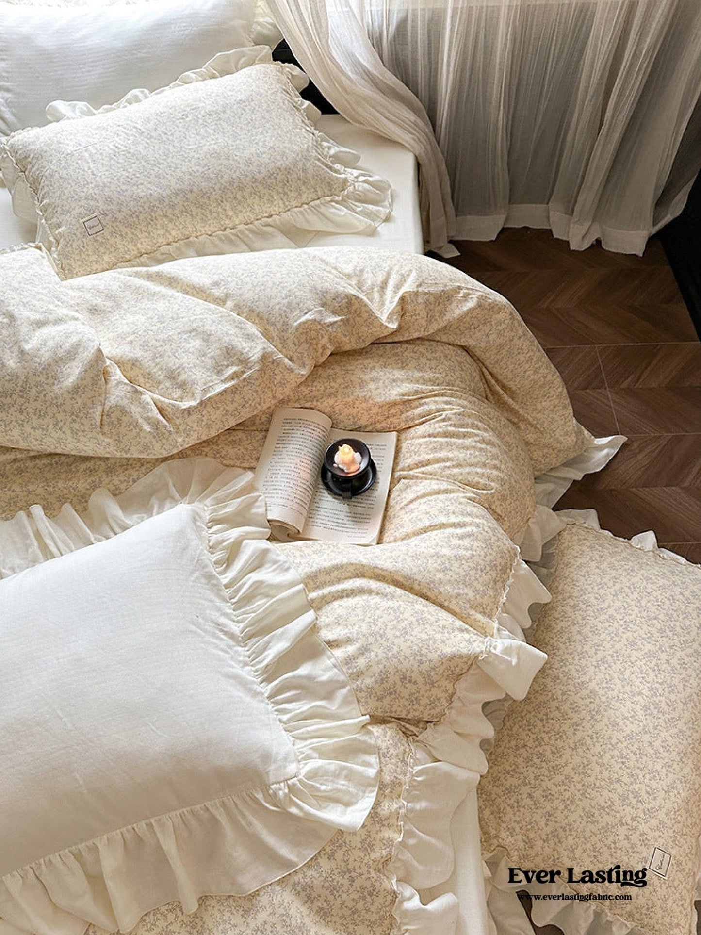 Vivienne Floral Double Gauze Bedding Set / Maroon Red