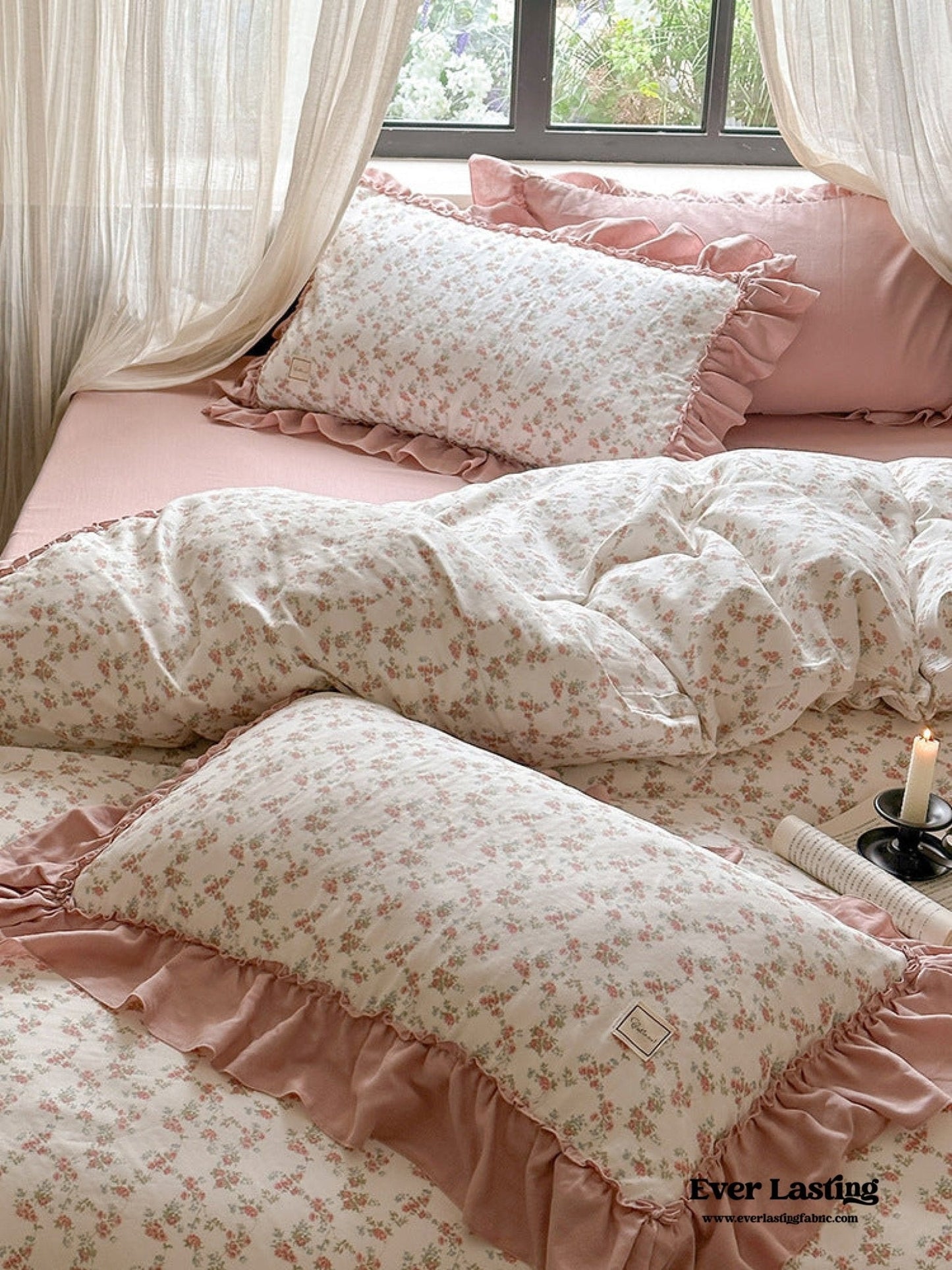 Vivienne Floral Double Gauze Bedding Set / Maroon Red