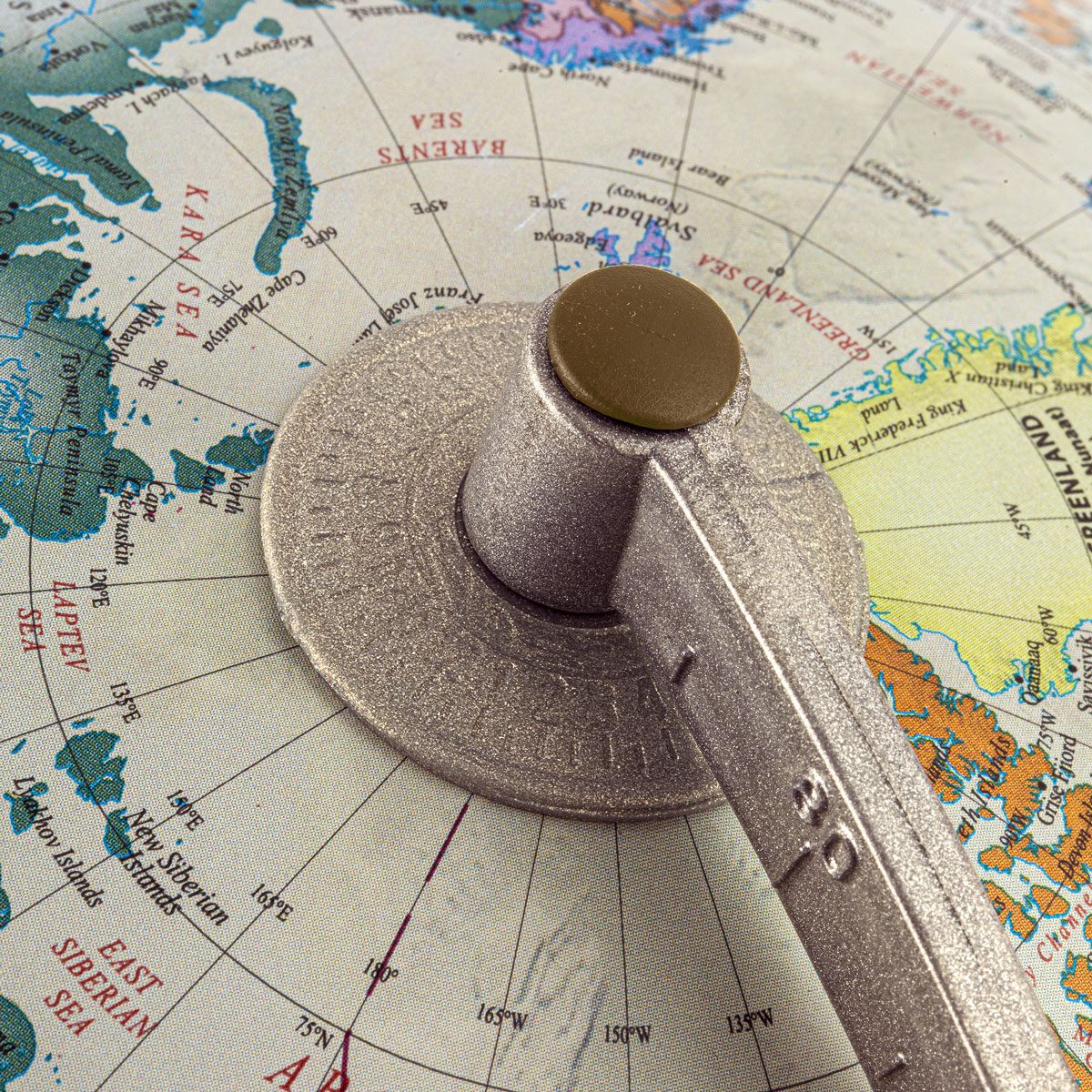 Voyager Globe