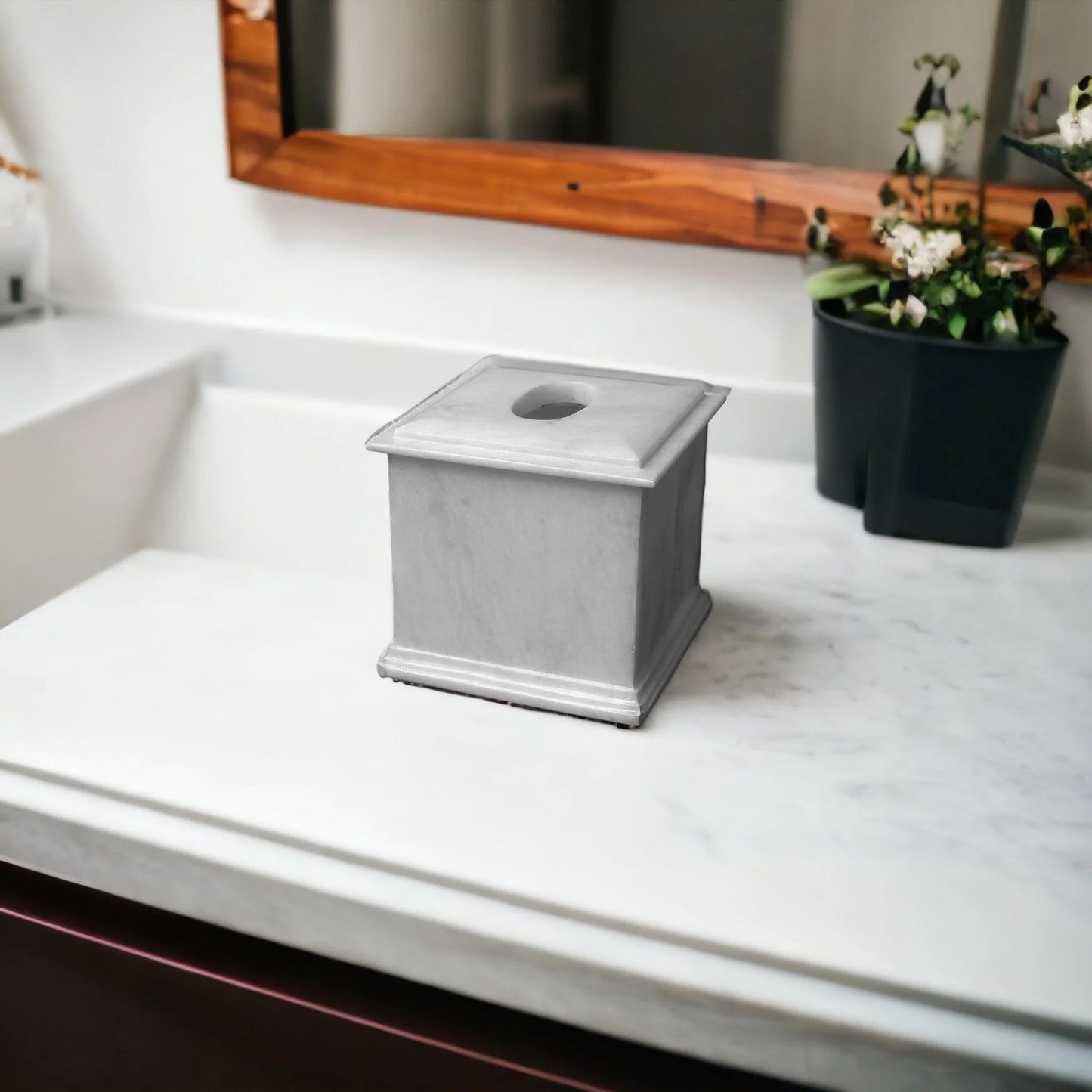 White Marble Facial Tissue Holder of Atlantic Collection