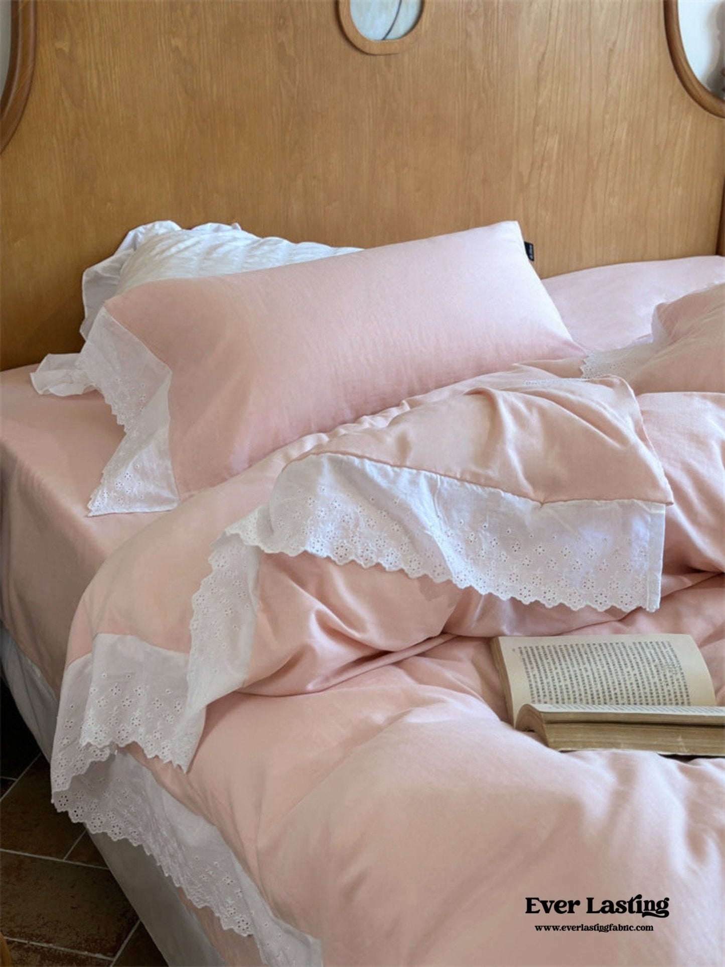 White Ruffle Lace Bedding Set / Gray