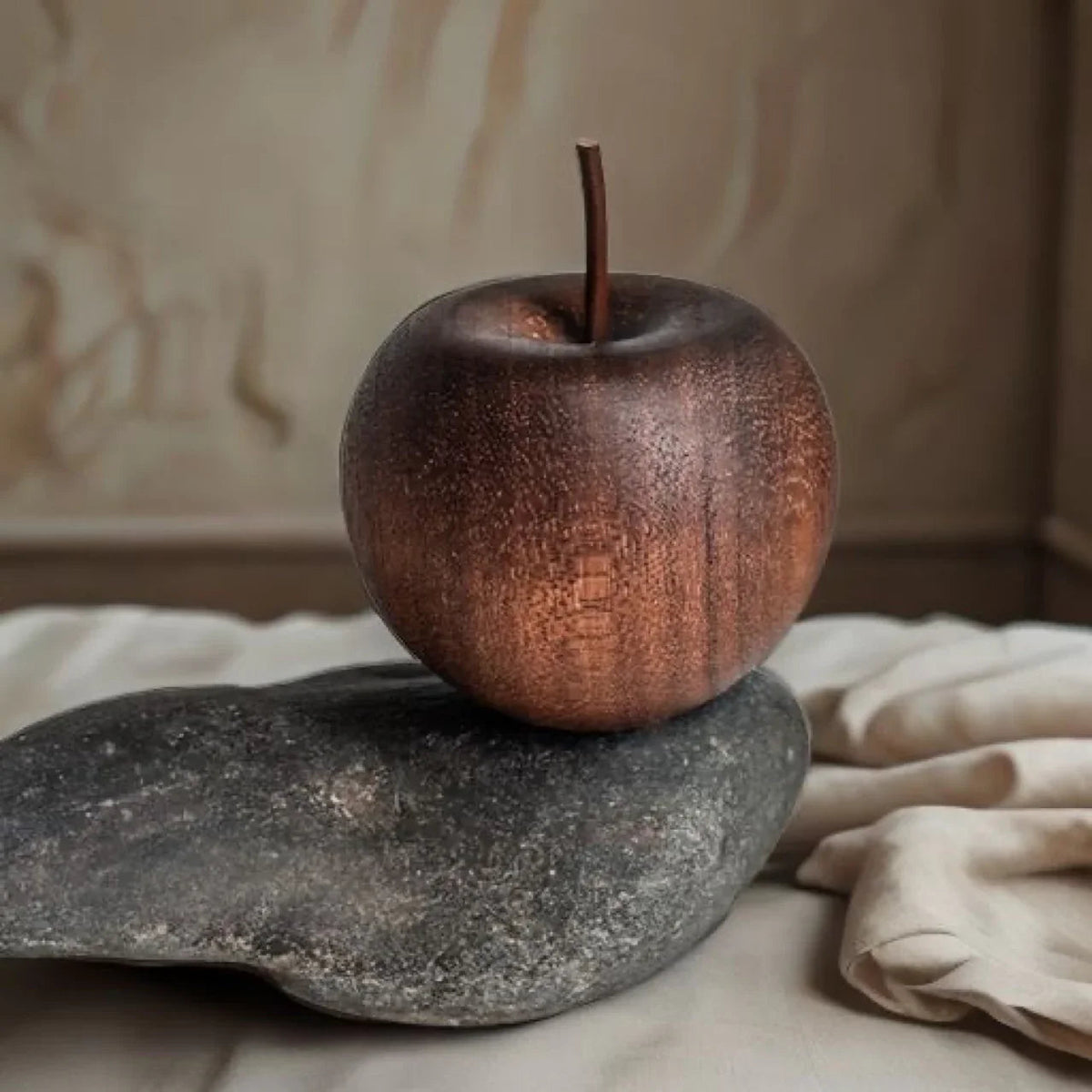 Wood Aroma Diffuser with Essential Oil Functionality and Natural Fragrance