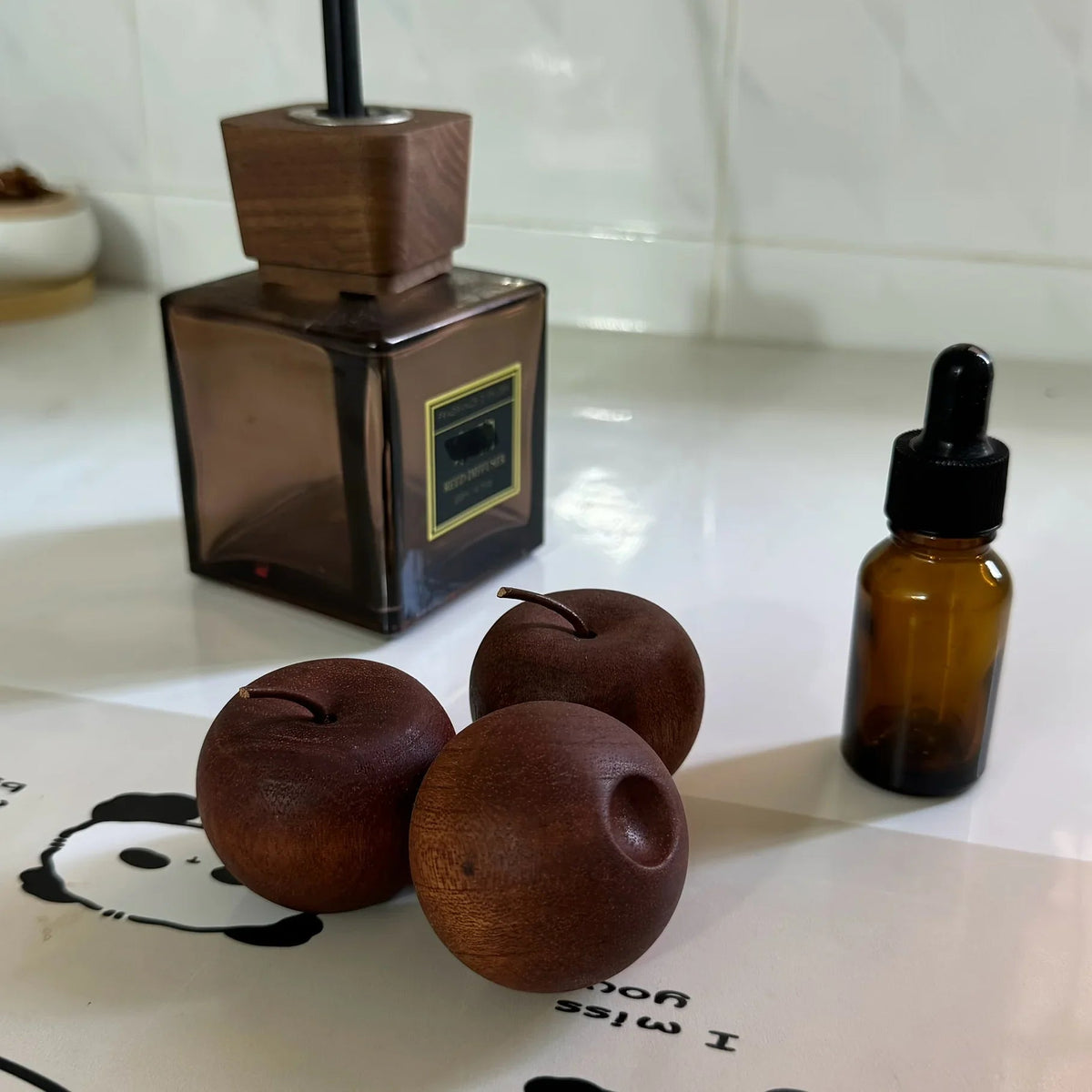 Wood Aroma Diffuser with Essential Oil Functionality and Natural Fragrance