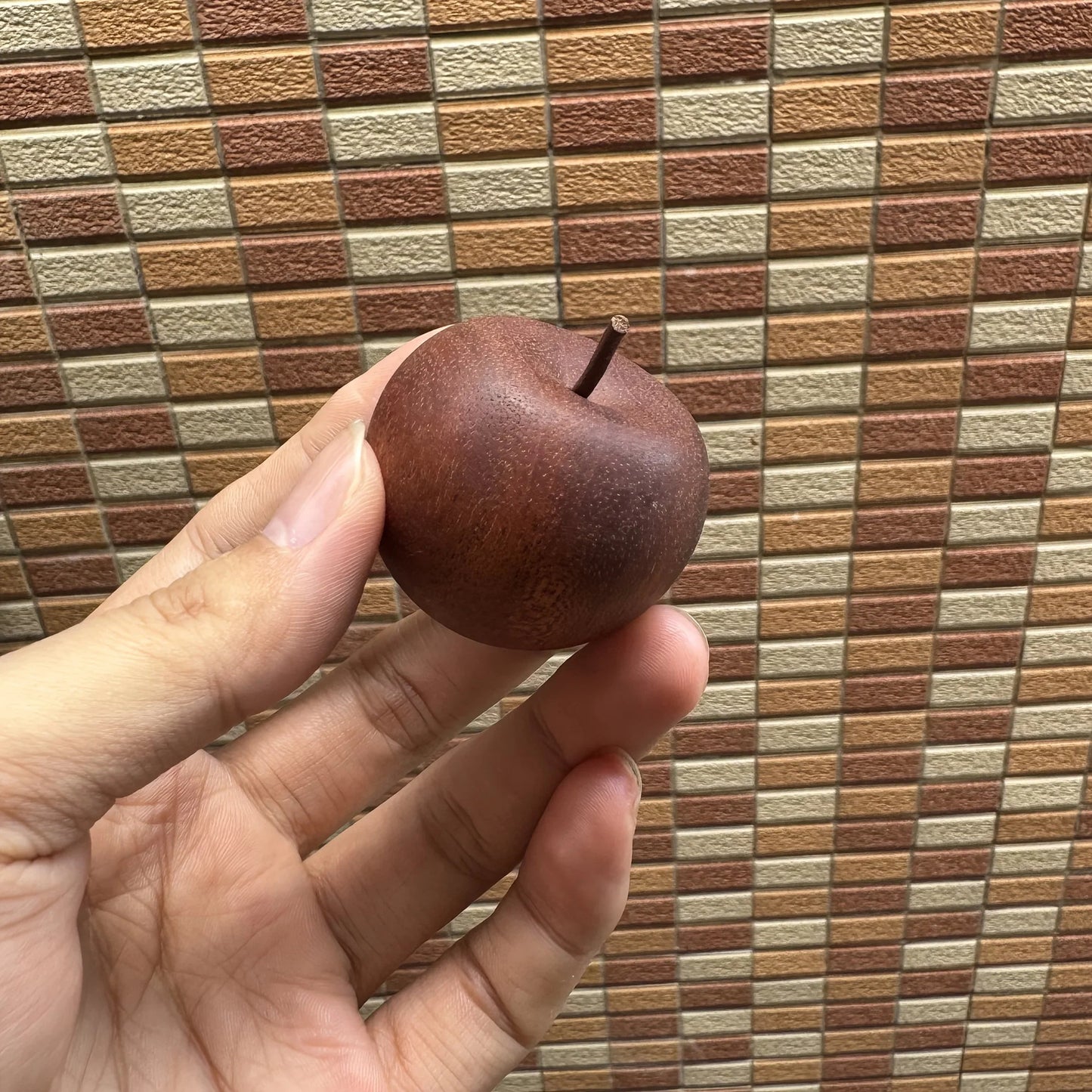 Wood Aroma Diffuser with Essential Oil Functionality and Natural Fragrance