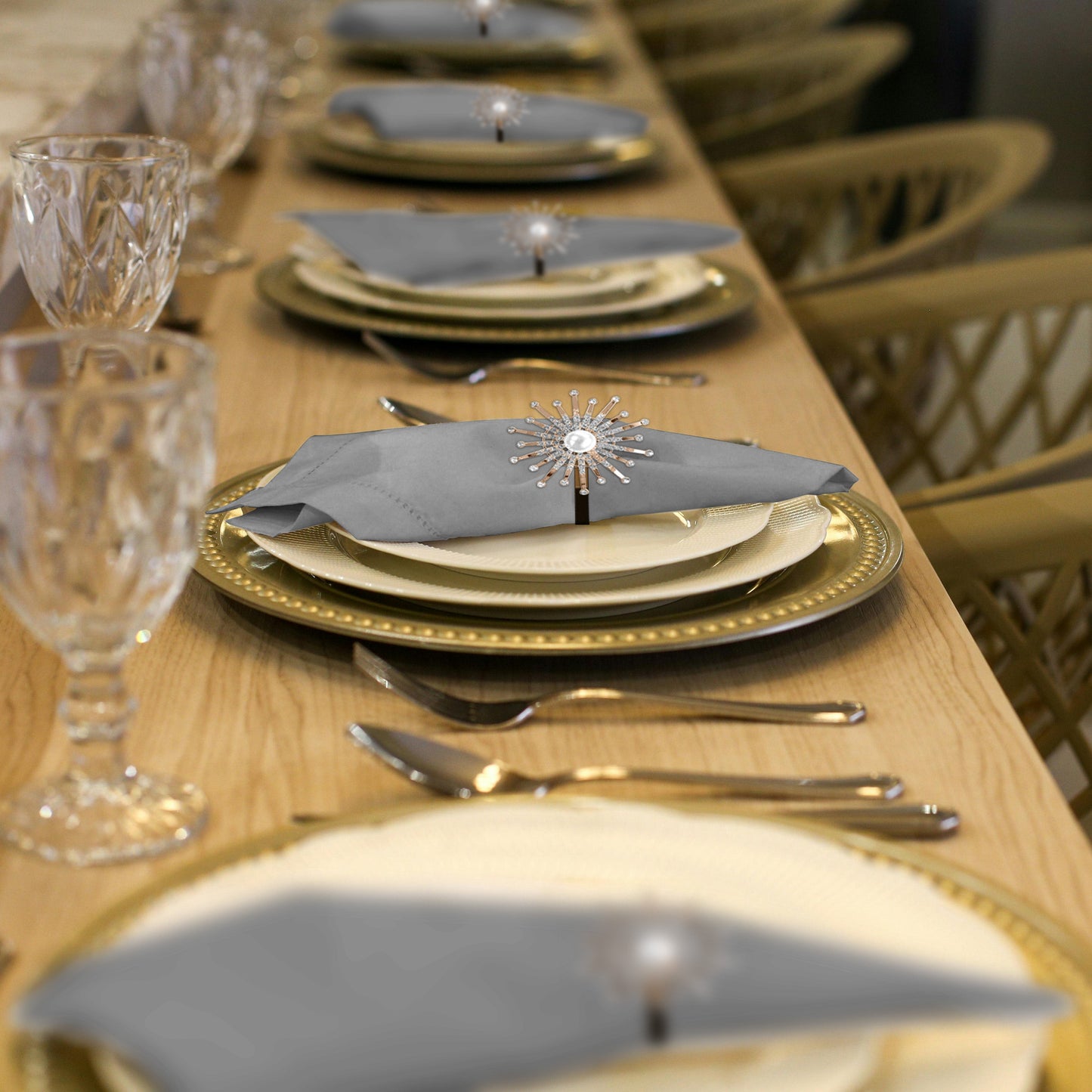 Gold Floral Napkin Rings – Elegant Pearl Table Setting Rings for Dining Decor